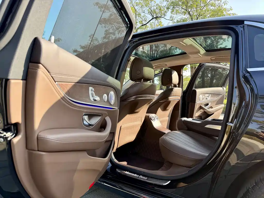 Mercedes-Benz E-Class 2023