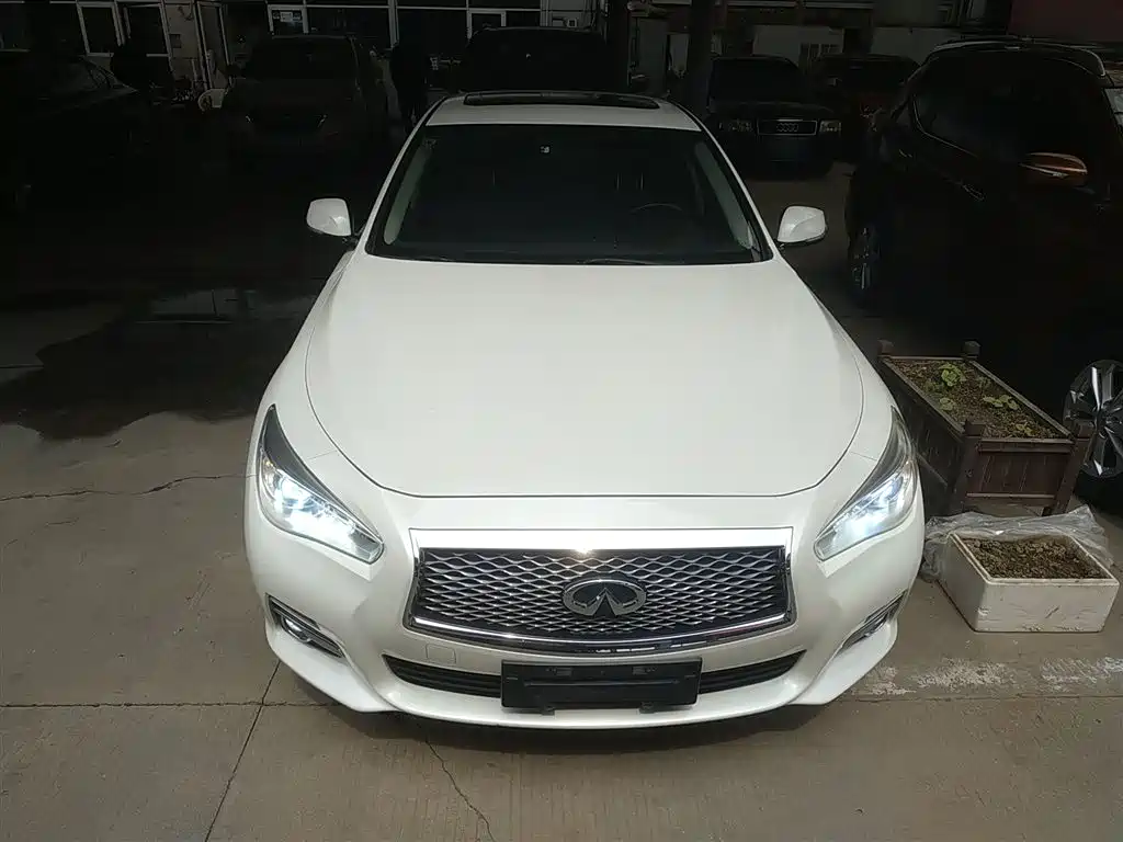 Infiniti Q50L 2016 — фото 3