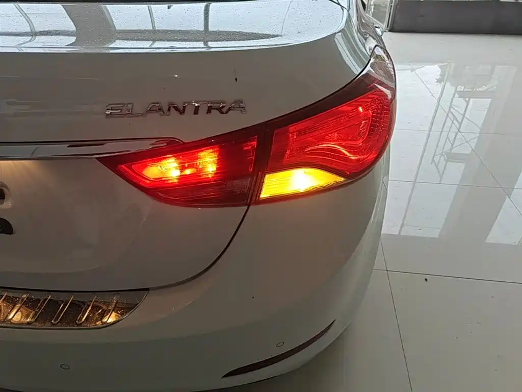 Hyundai Elantra Langdong 2016 — фото 8