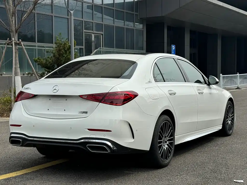 Mercedes-Benz C-Class 2023 — фото 14