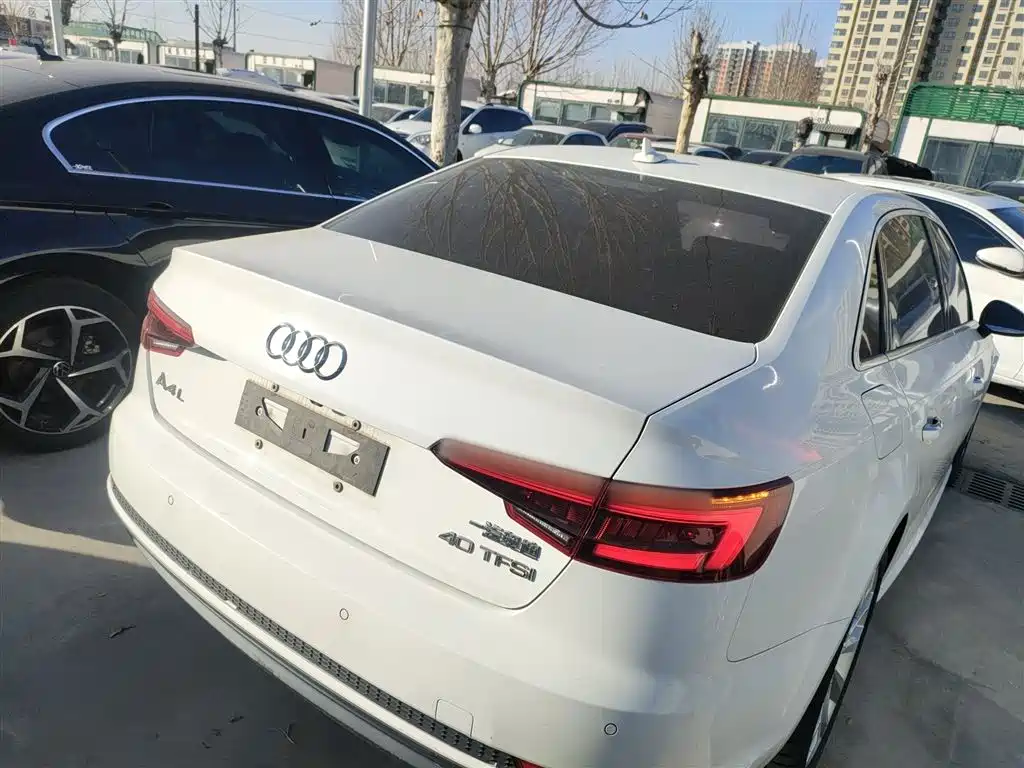 Audi A4L 2018 — фото 7