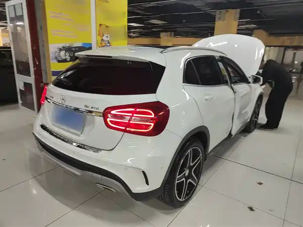 Mercedes-Benz GLA 2015