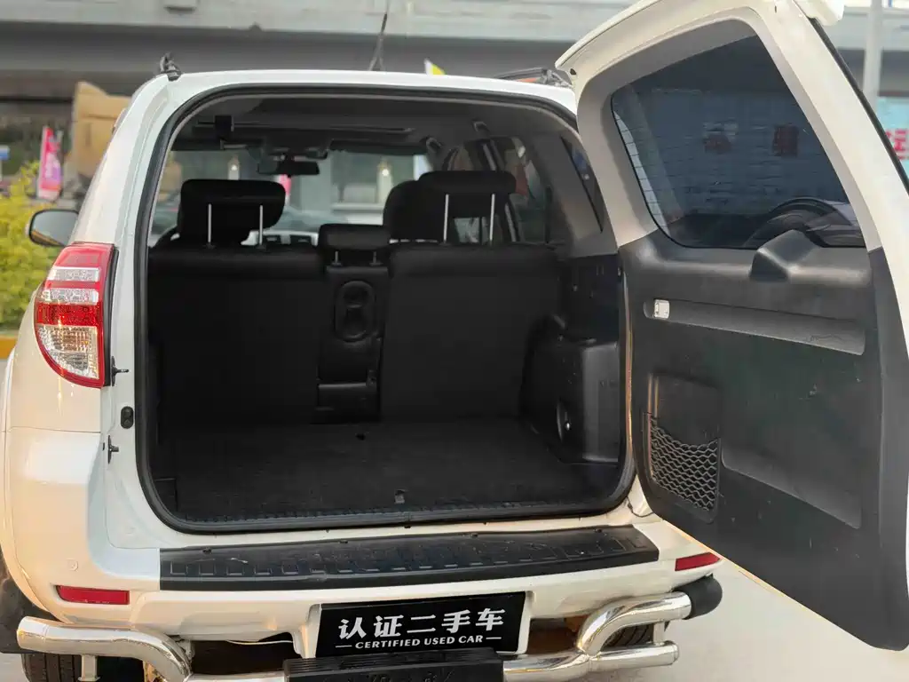 Toyota RAV4 2013 — фото 15