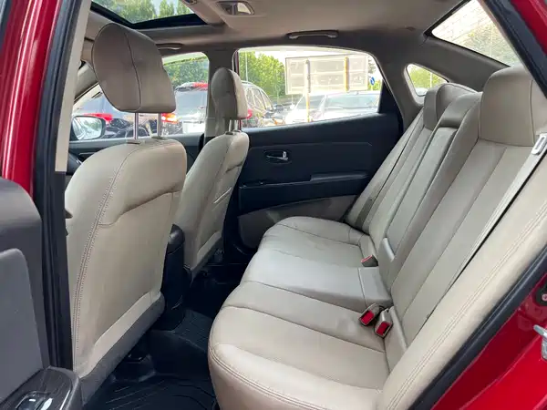 Hyundai Yuedong 2013