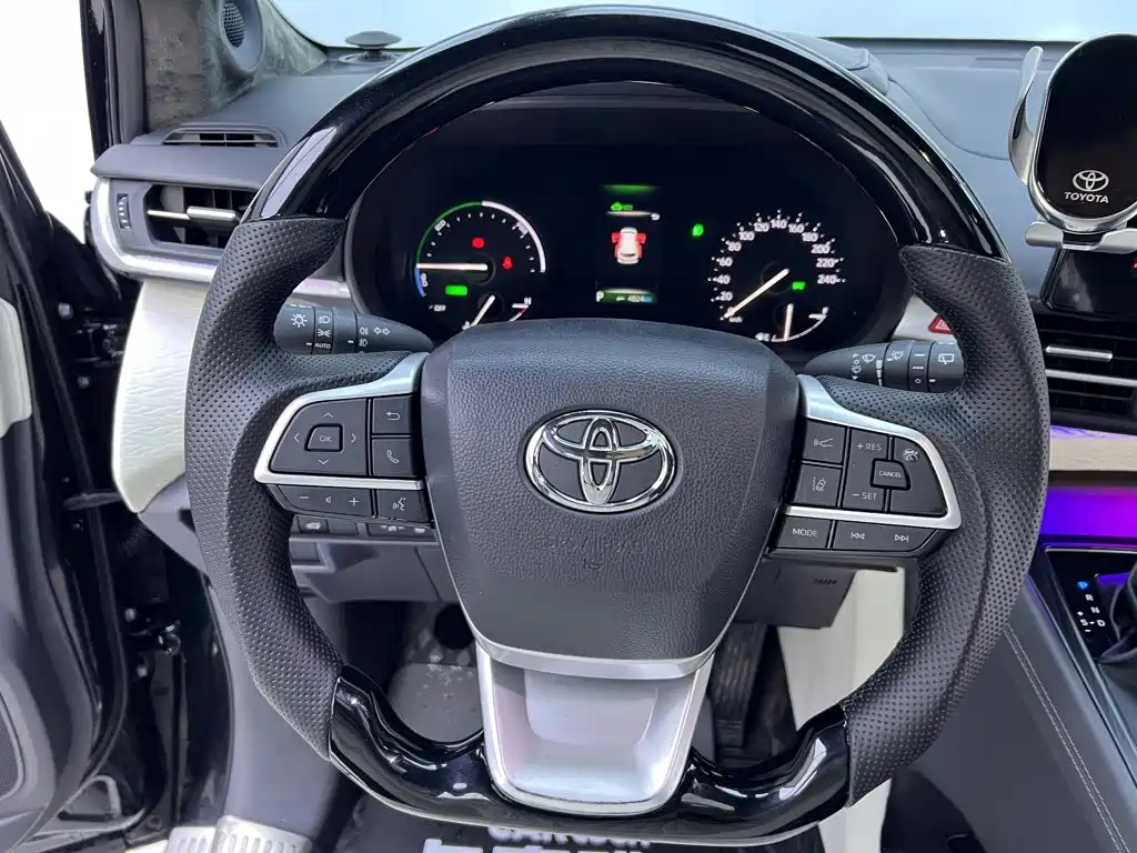 Toyota Sienna 2024 — фото 18