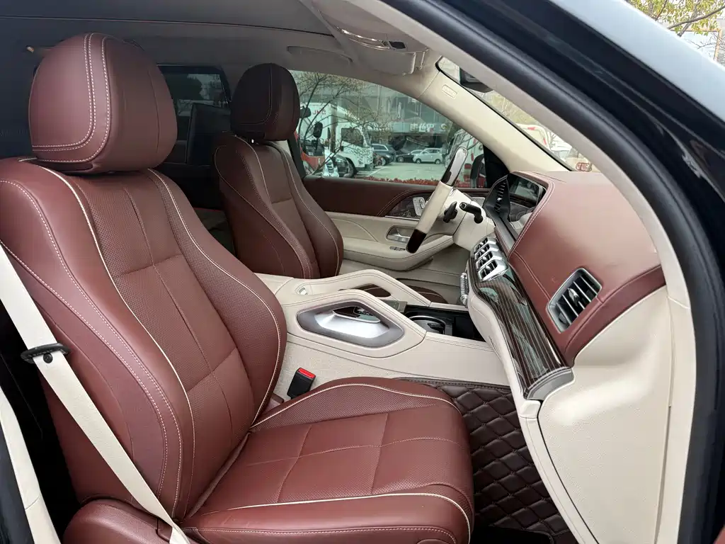 Mercedes-Benz GLS 2023