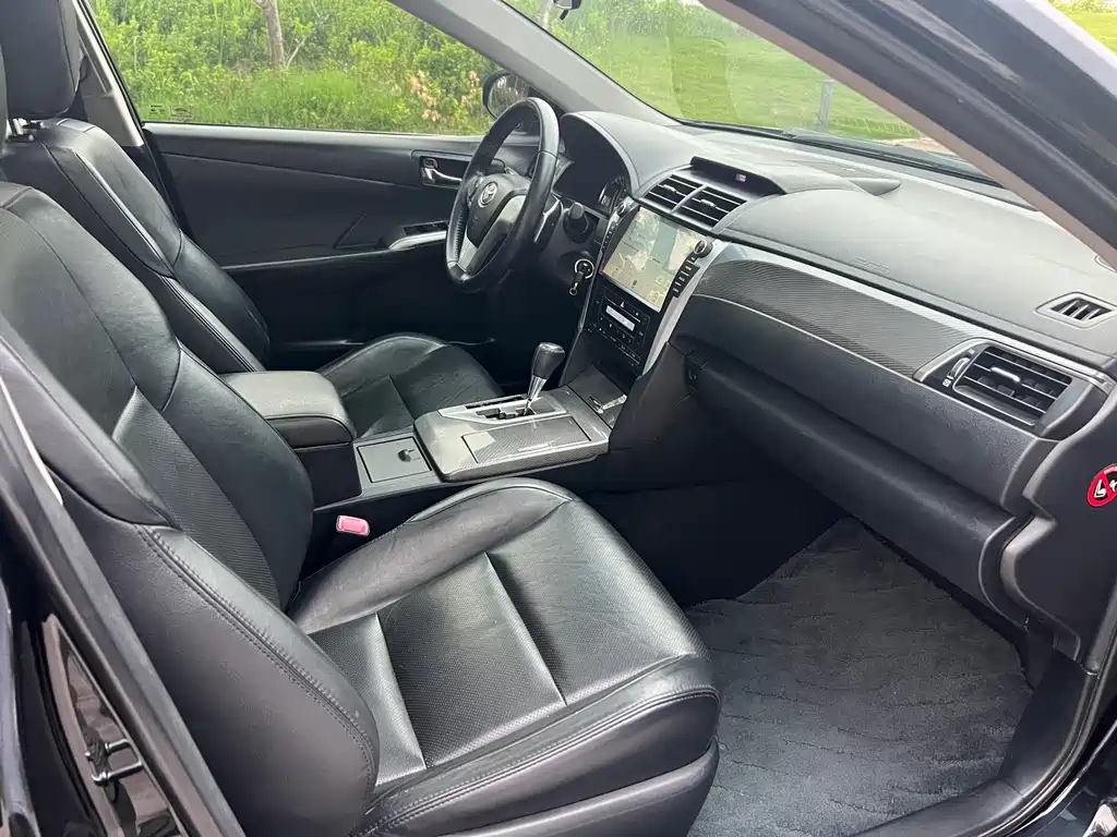 Toyota Camry 2015 — фото 13