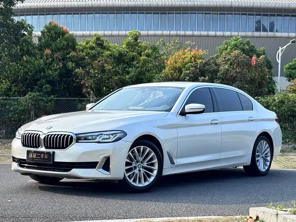 BMW 5 Series 2021 — фото 1
