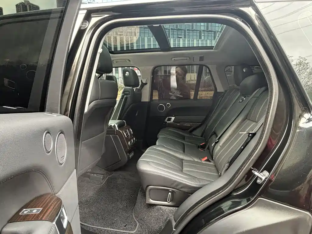 Land Rover Range Rover 2018 — фото 18