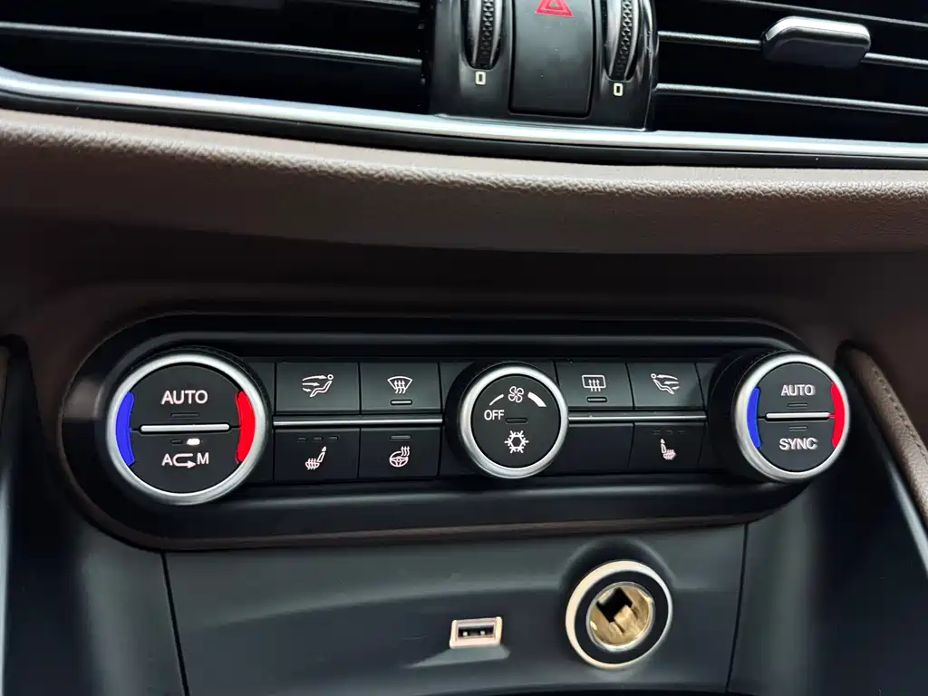 Alfa Romeo Stelvio 2019 — фото 15
