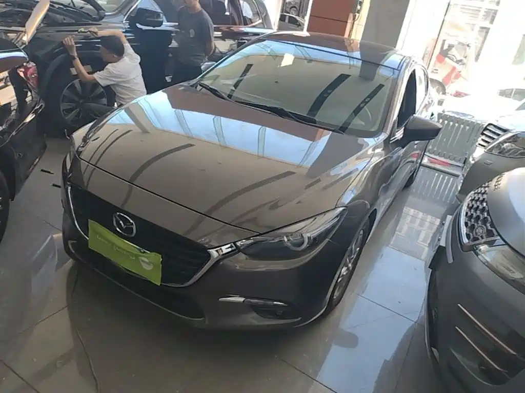 Mazda 3 Axela 2018 — фото 2
