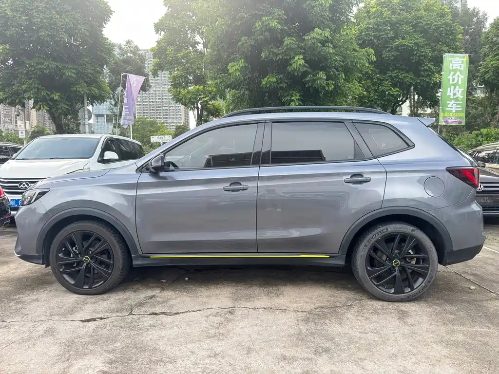 Roewe RX5 New Energy 2021 — фото 8