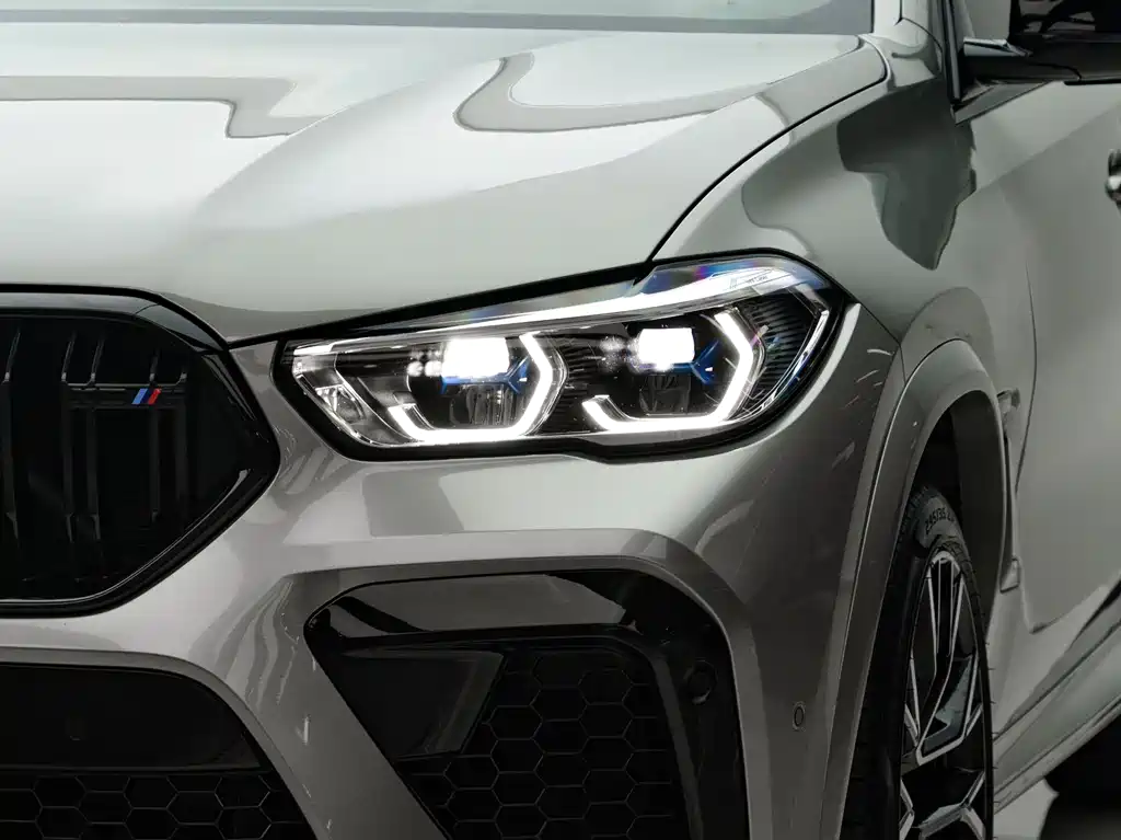 BMW X6 M 2022 — фото 11