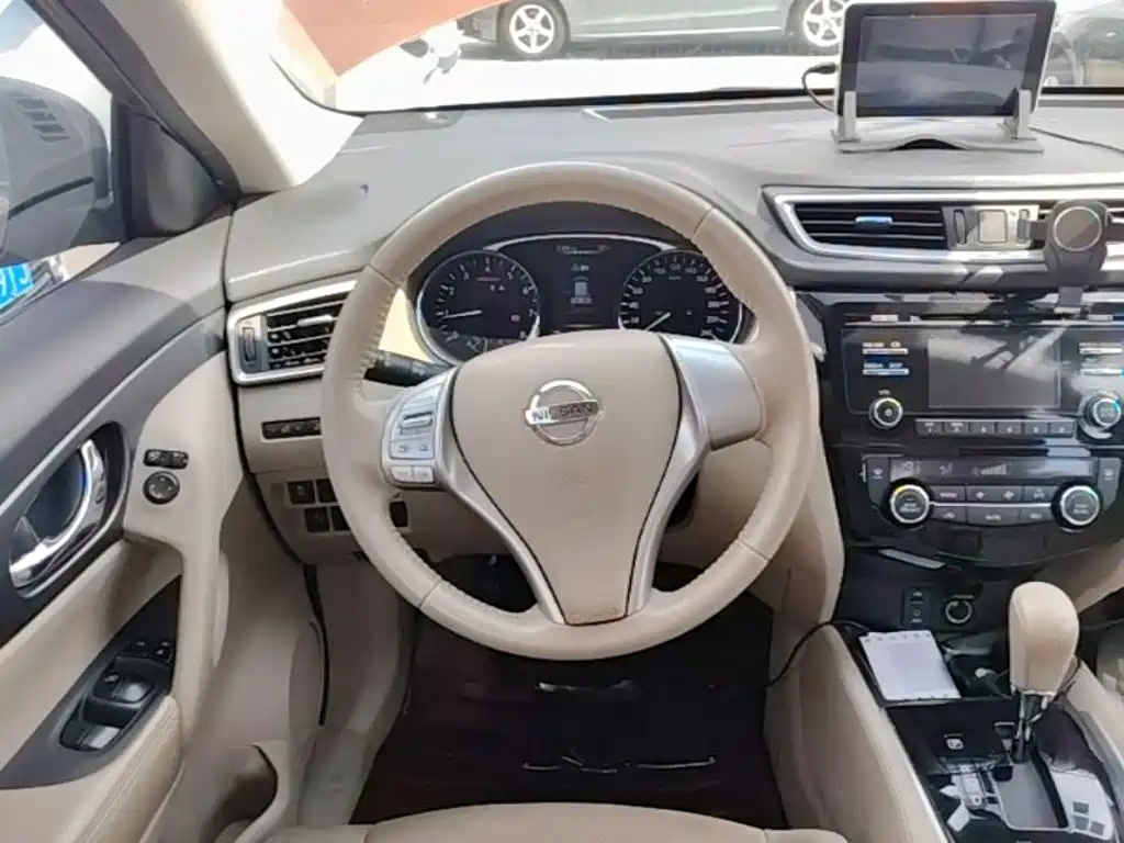 Nissan X-Trail 2015 — фото 11
