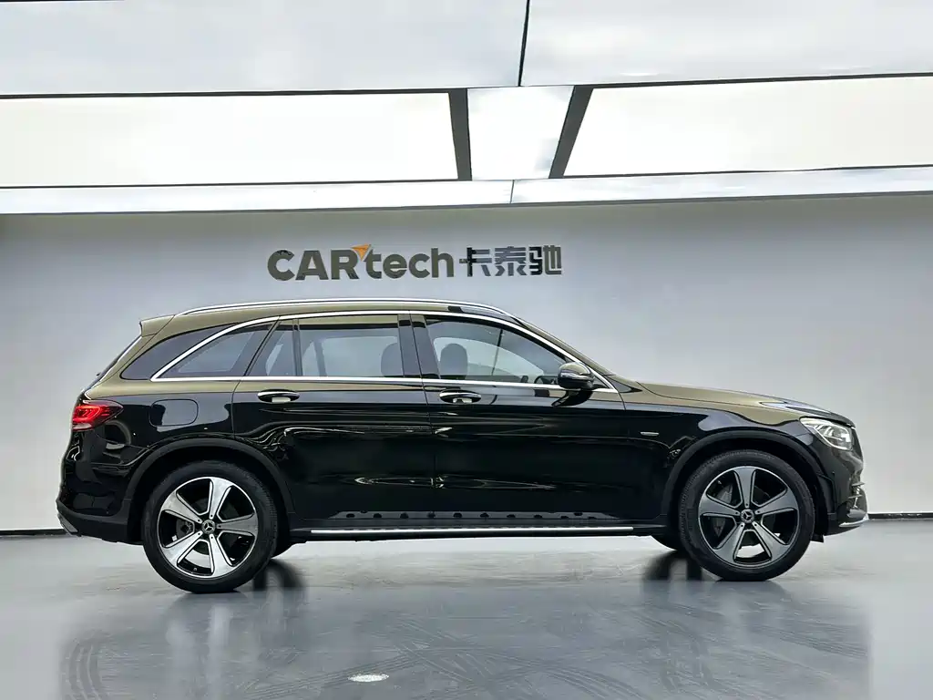 Mercedes-Benz GLC 2023 — фото 3