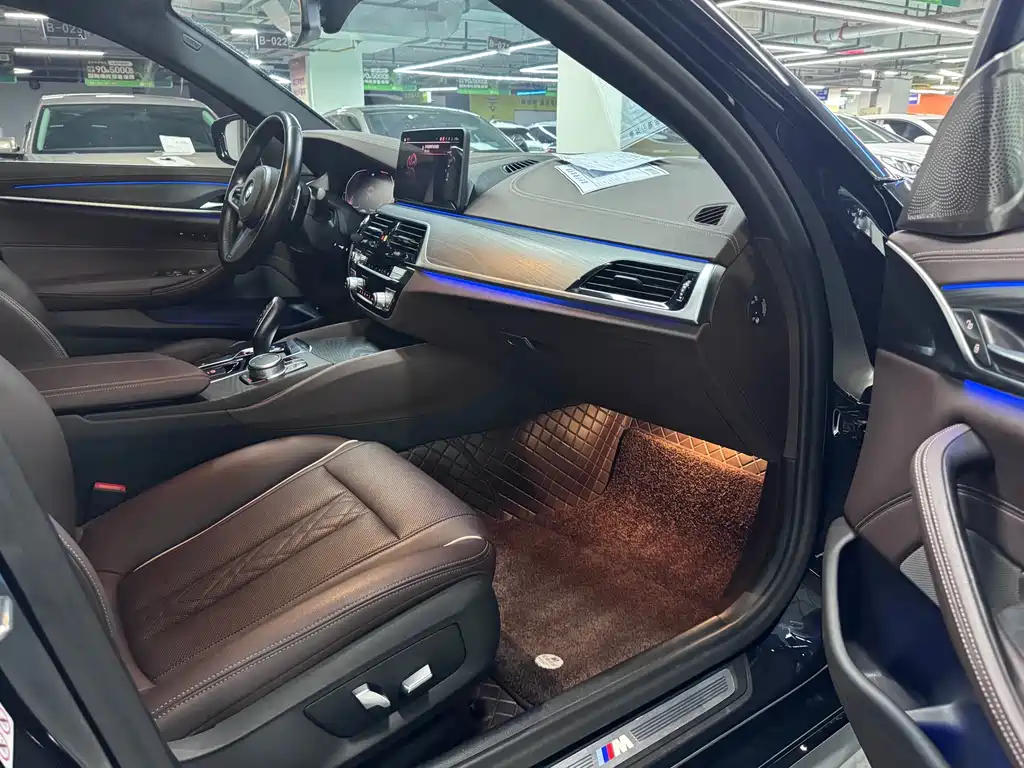 BMW 5 Series 2022 — фото 13