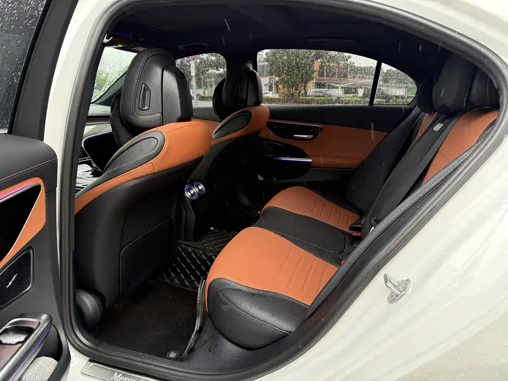Mercedes-Benz C-Class 2023 — фото 12
