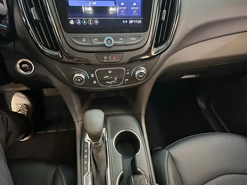 Chevrolet Equinox 2023 — фото 15