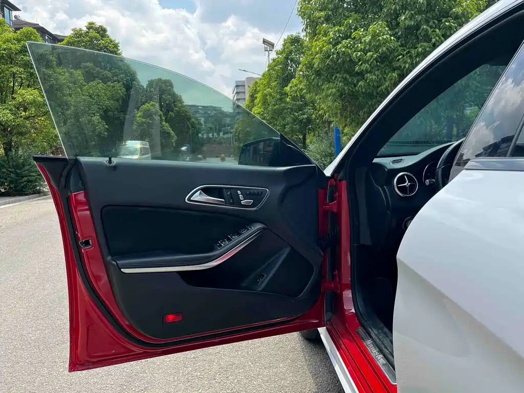 Mercedes-Benz CLA 2018 — фото 13