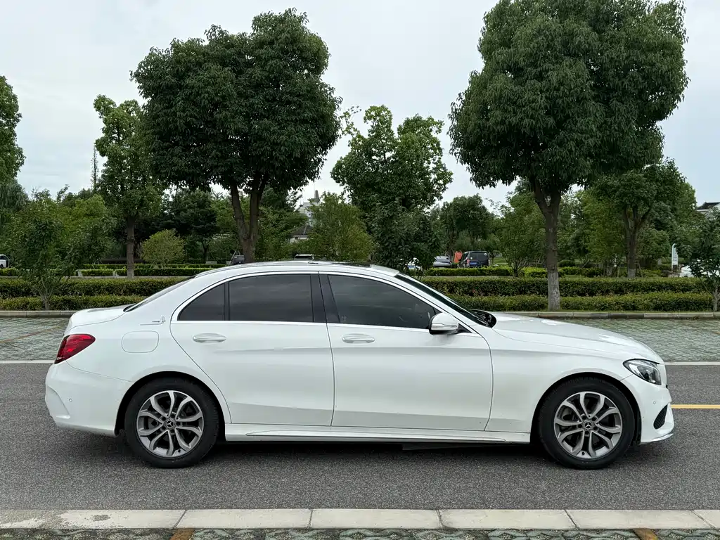 Mercedes-Benz C-Class 2018