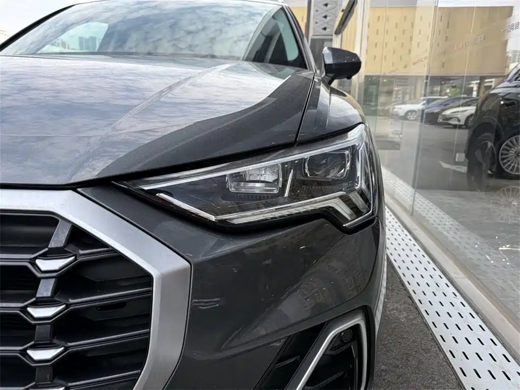 Audi Q3 2020 — фото 12
