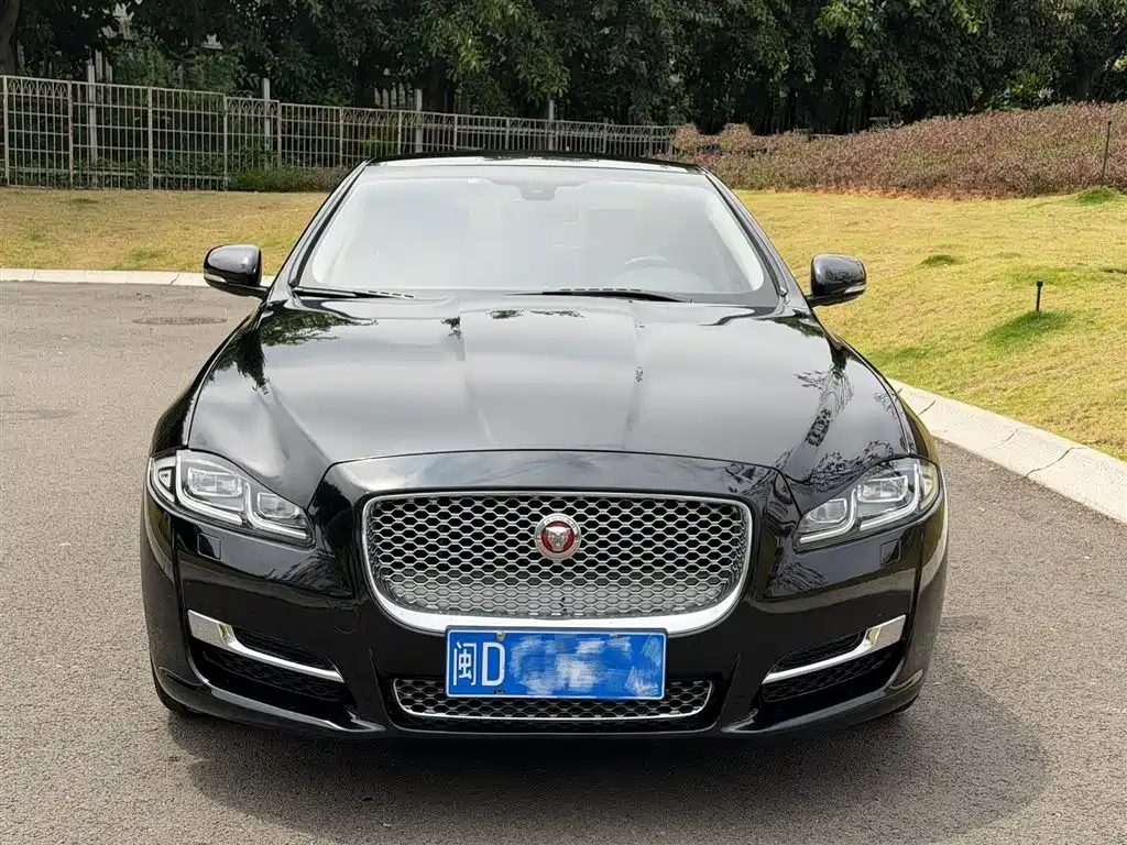 Jaguar XJ 2016 — фото 3