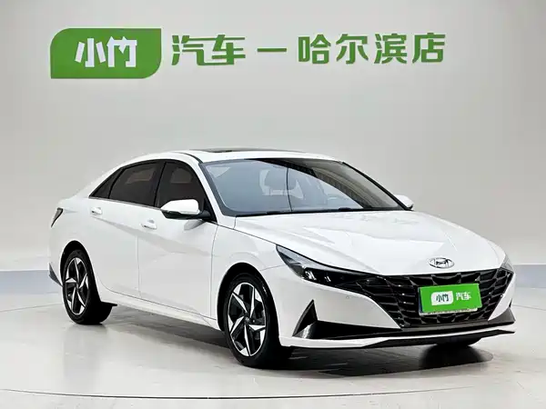 Hyundai Elantra 2022