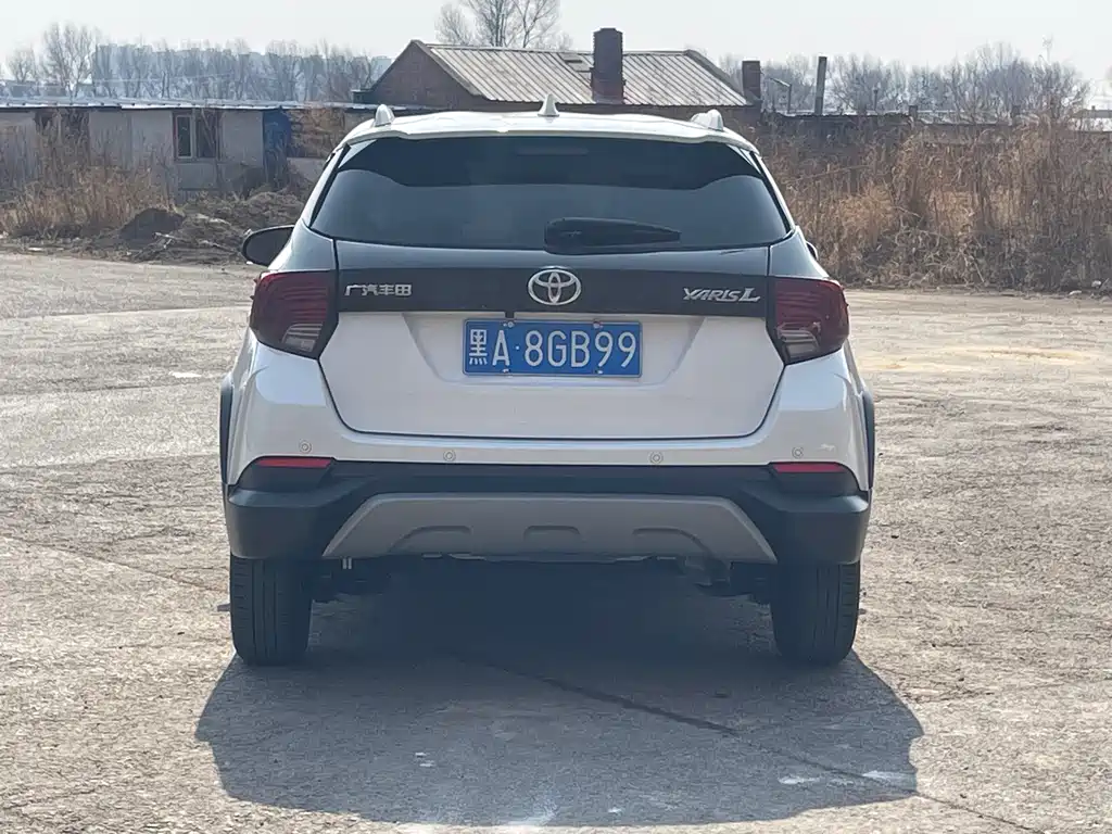 Toyota Yaris L 2022 — фото 19