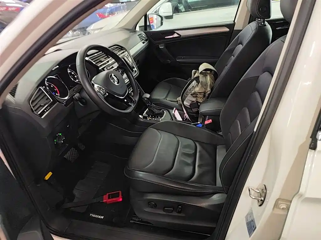 Volkswagen Tiguan L 2018 — фото 15