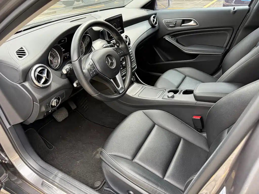 Mercedes-Benz GLA 2015