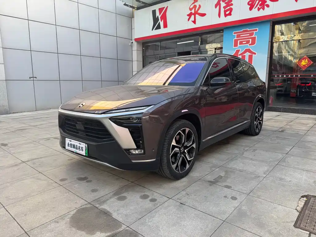 NIO ES8 2021
