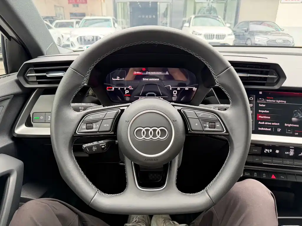 Audi A3 2023 — фото 10