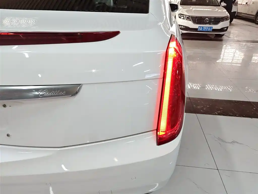 Cadillac XTS 2014 — фото 24