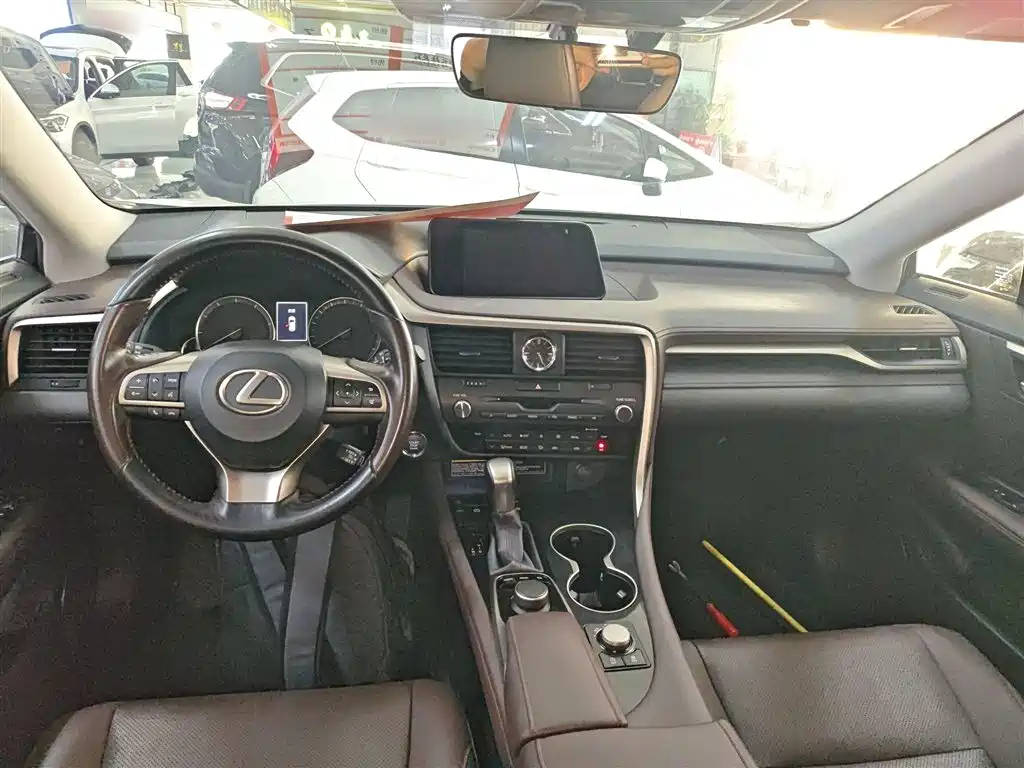 Lexus RX 2018 — фото 10