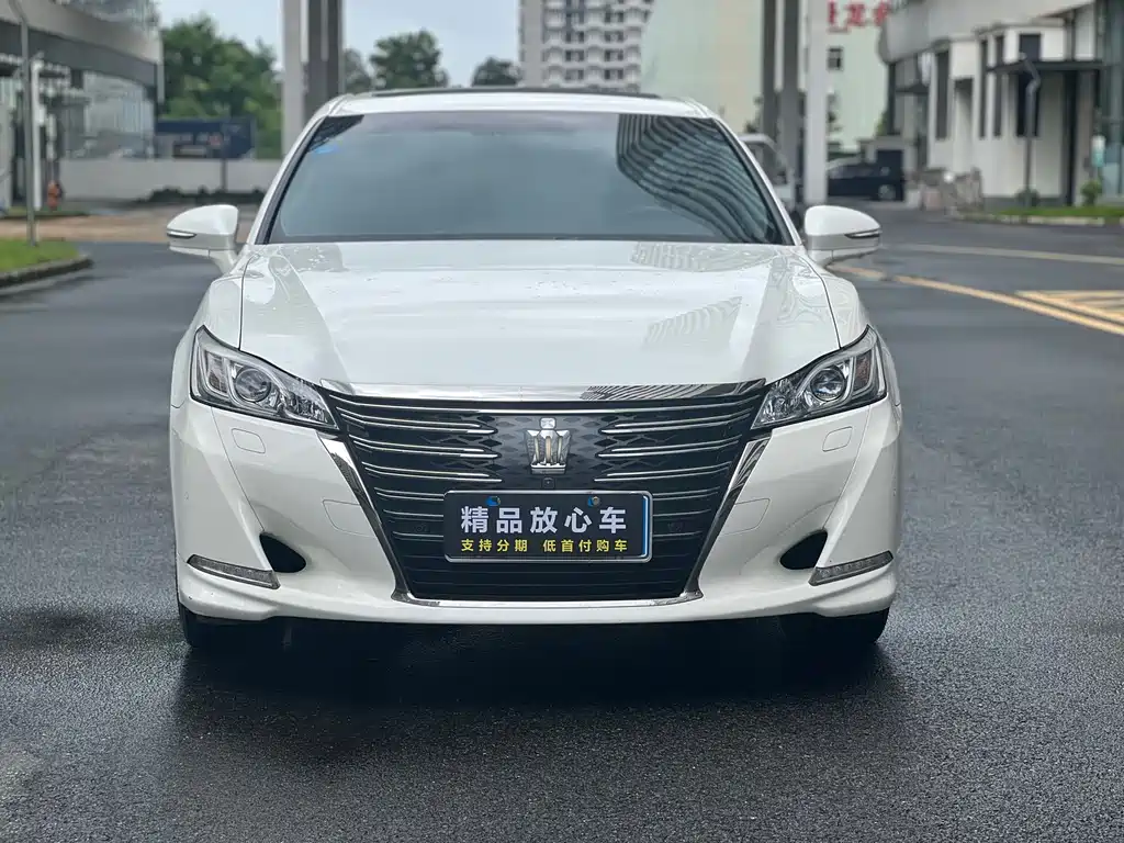 Toyota Crown 2019