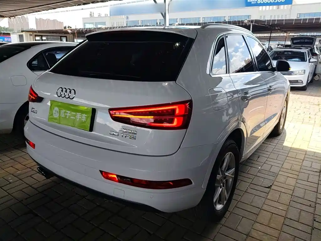 Audi Q3 2019 — фото 7