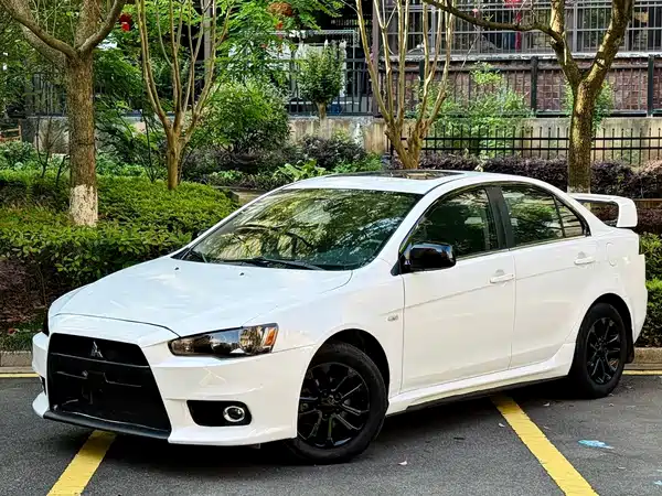Mitsubishi Lancer EX 2013