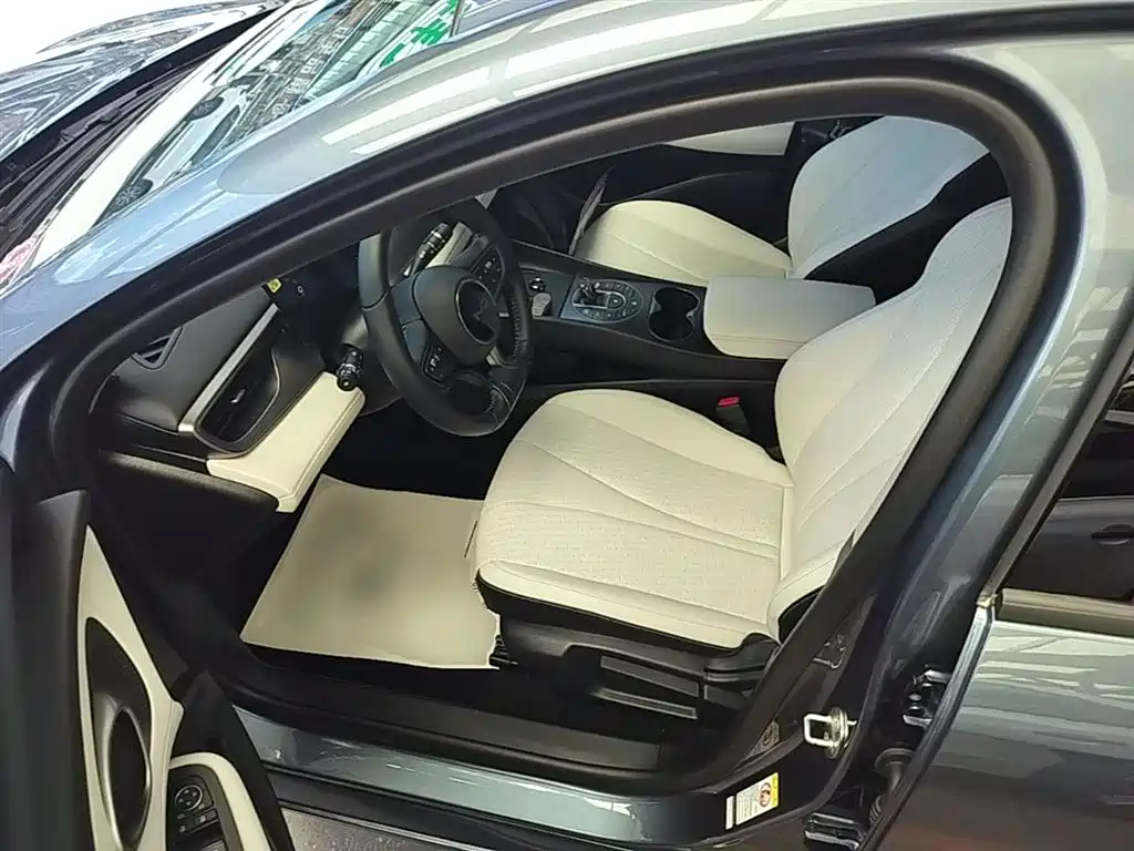 BYD Seal 05 DM-i 2025 — фото 16