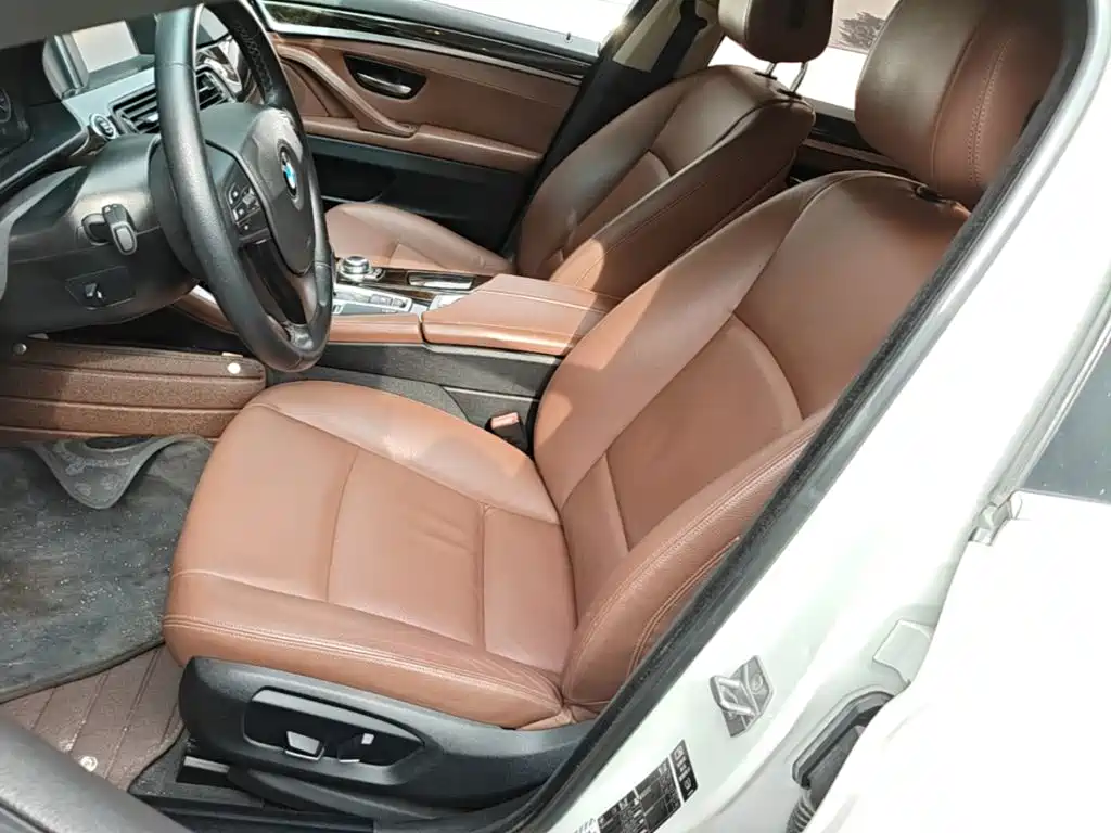 BMW 5 Series 2015 — фото 15