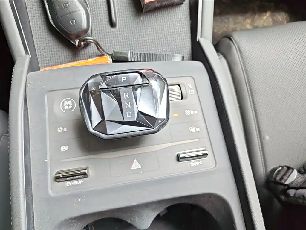 BYD Qin L 2025 — фото 14