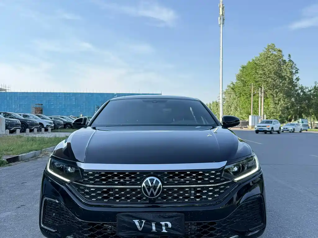 Volkswagen Passat 2024