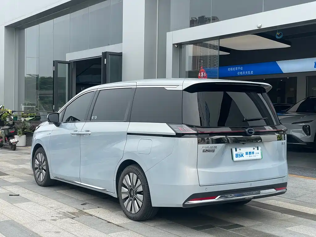 GAC Trumpchi E8 PHEV 2024 — фото 15