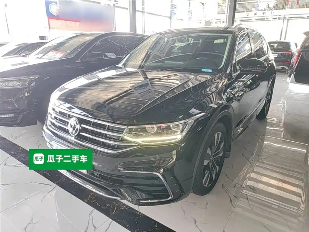Volkswagen Tiguan L 2022 — фото 1