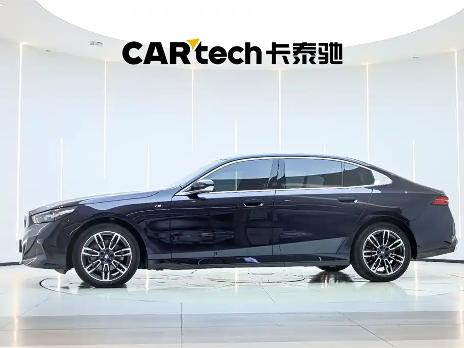 BMW 5 Series 2025