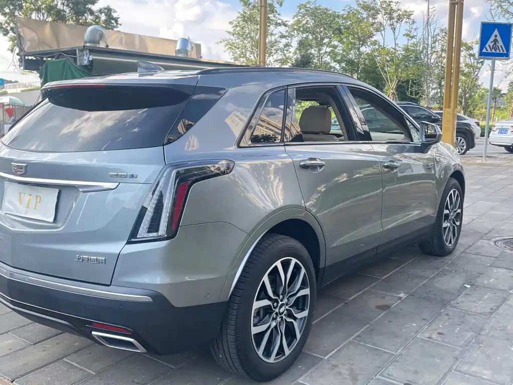 Cadillac XT5 2025 — фото 14