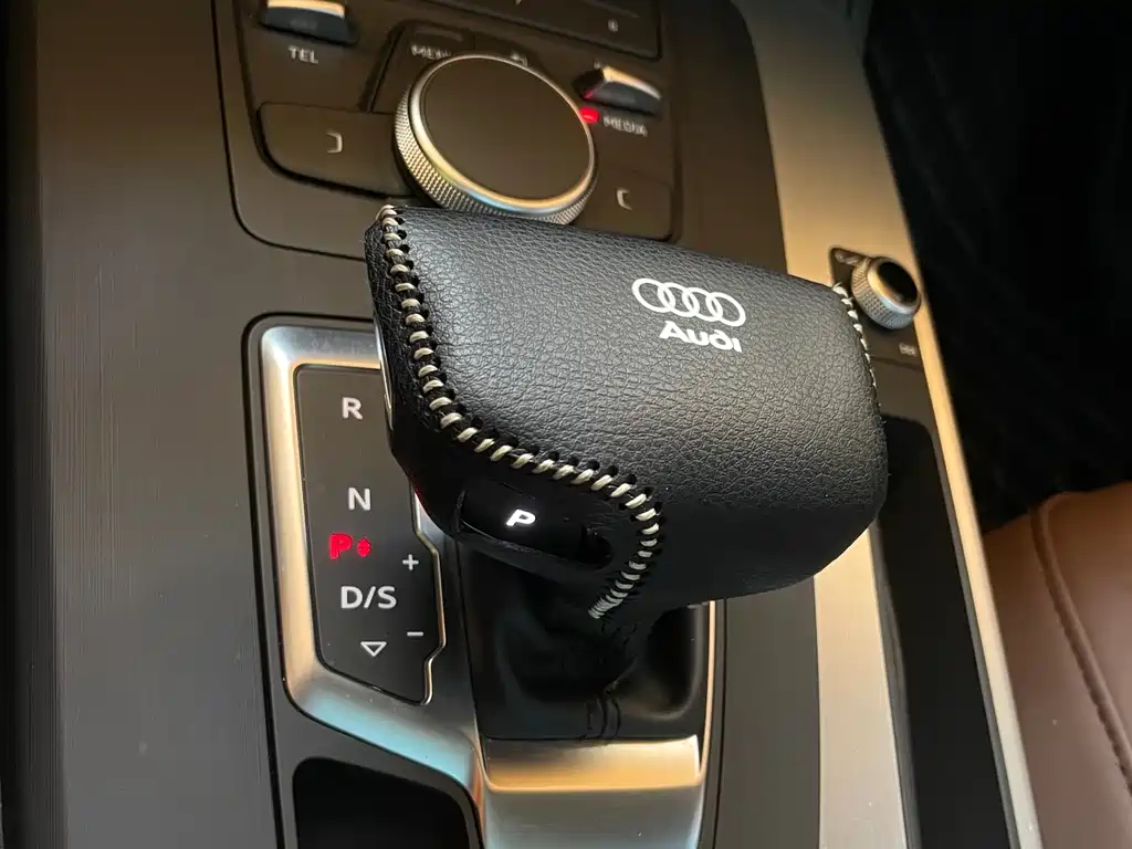 Audi Q5L 2020 — фото 13