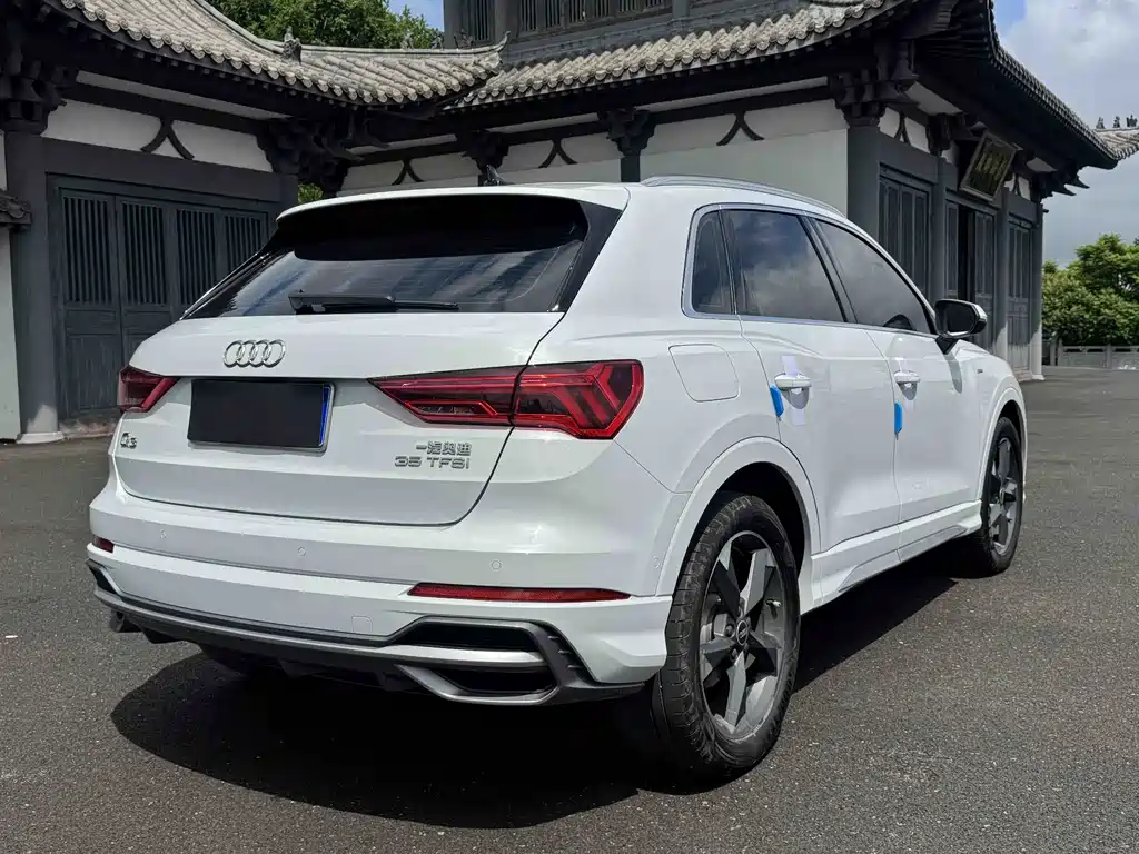 Audi Q3 2021