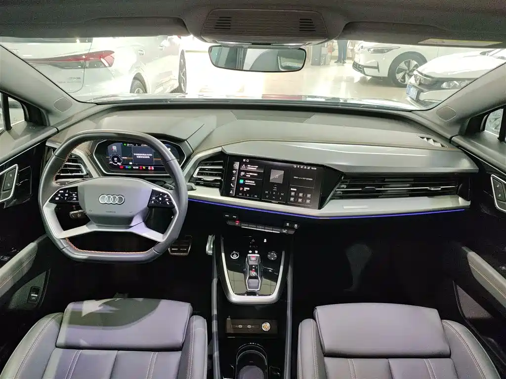 Audi Q4 e-tron 2024 — фото 10