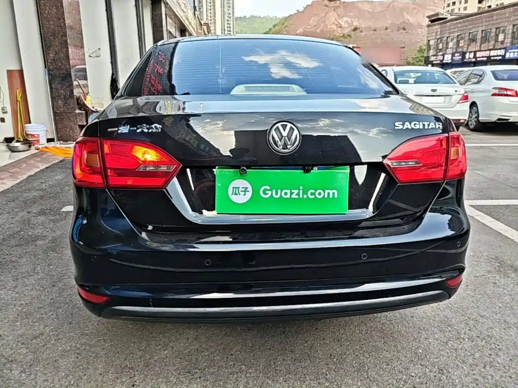 Volkswagen Sagitar 2014