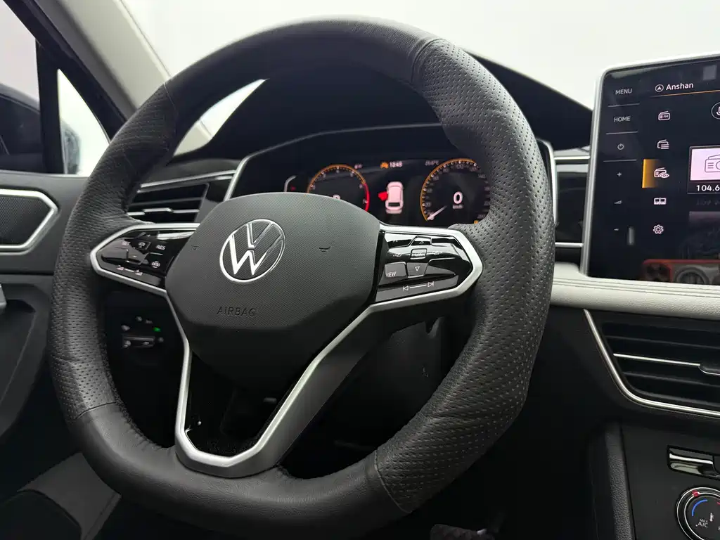 Volkswagen Tiguan L 2022 — фото 11